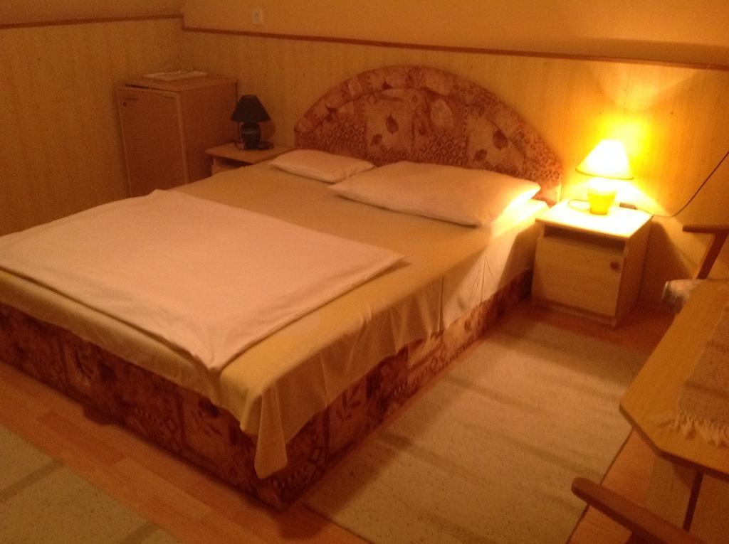 Club Torony Hotel Номер фото